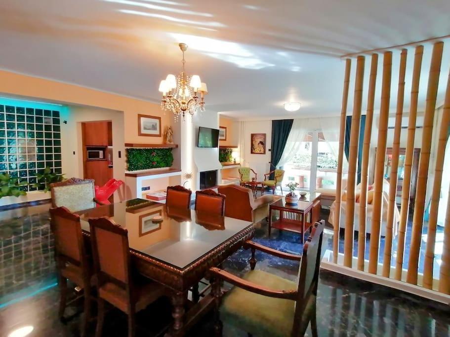 Sarakin'S Mansion Luxury Retreat Apartment Атина Екстериор снимка