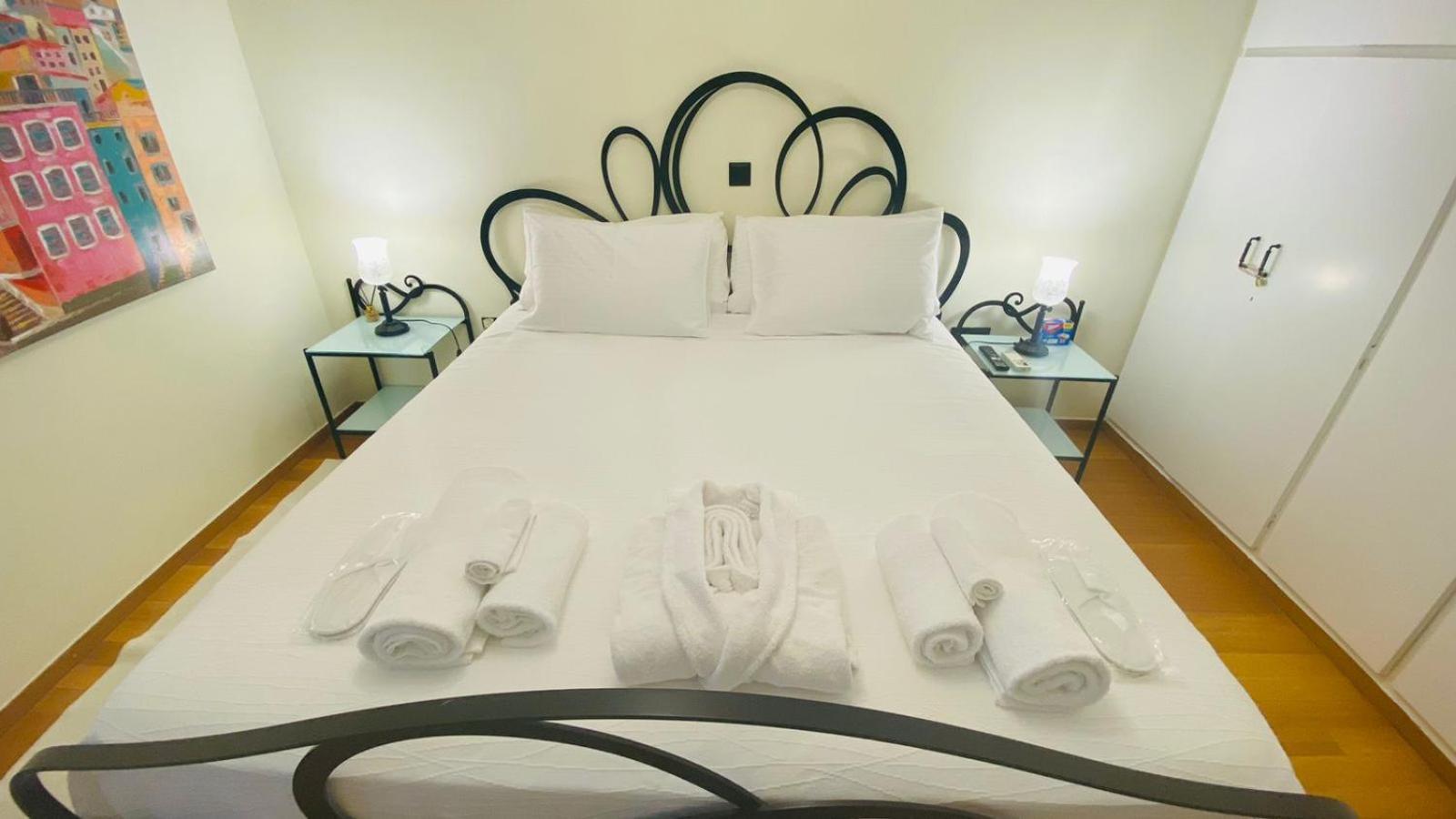 Sarakin'S Mansion Luxury Retreat Apartment Атина Екстериор снимка