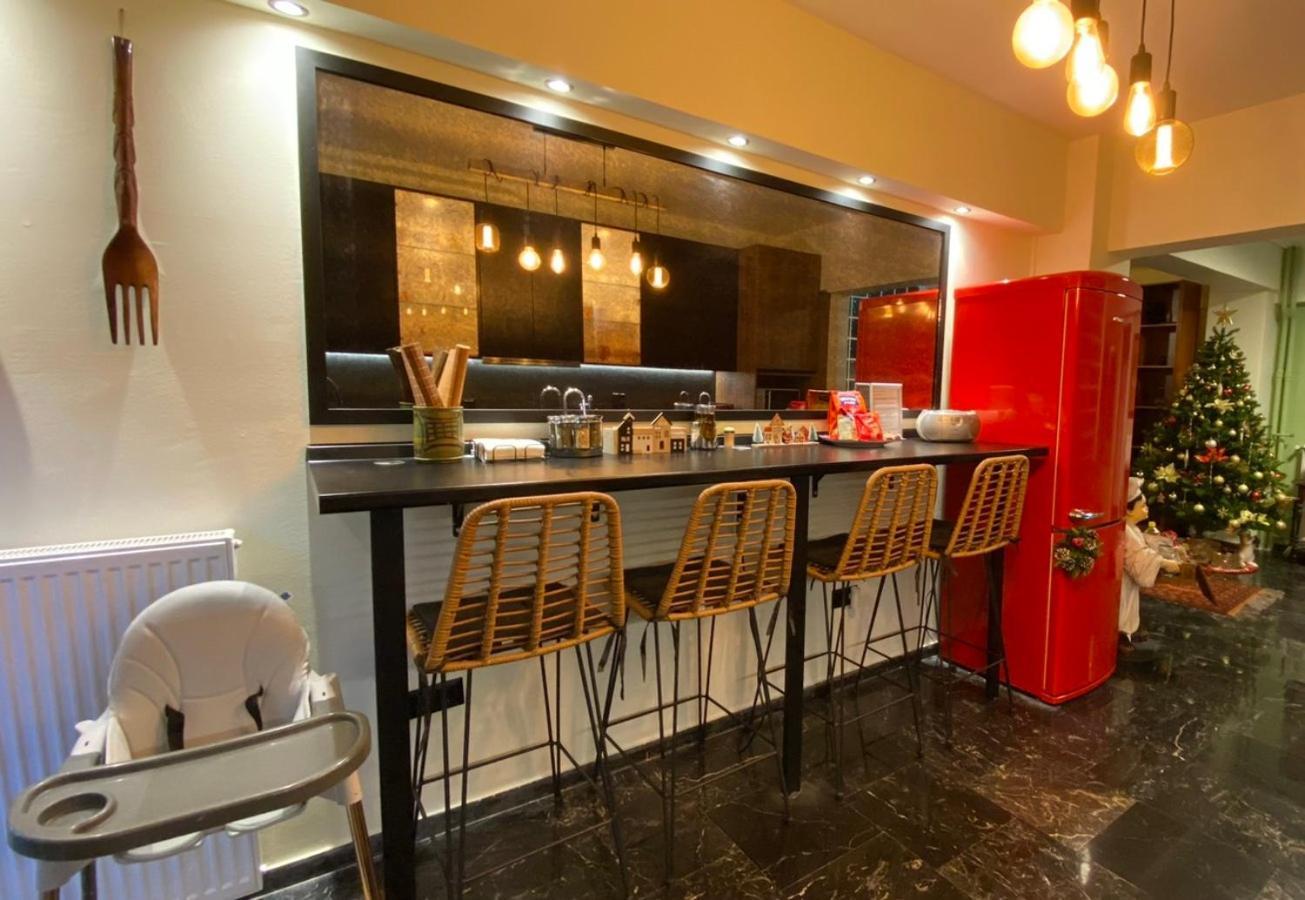 Sarakin'S Mansion Luxury Retreat Apartment Атина Екстериор снимка